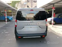 Usata Ford Tourneo Courier Active 125 CV (91 kW) 2024 Grigio Monovolume