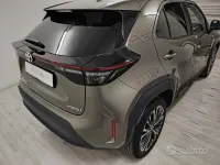 Usata Toyota Yaris Cross Lounge 92 CV (67 kW) 2022 Grigio SUV