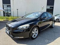 Usata Volvo V40 Kinetic 116 CV (85 kW) 2014 Nero Berlina