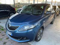 Usata Lancia Ypsilon Gold 69 CV (50 kW) 2023 Blu/azzurro Utilitaria