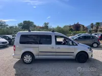 Usata VW Caddy Maxi 102 CV (75 kW) 2013 Grigio Monovolume
