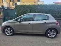 Usata Peugeot 208 Allure 68 CV (50 kW) 2012 Marrone Utilitaria