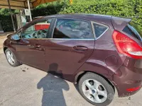 Usata Ford Fiesta Titanium 97 CV (71 kW) 2010 Rosso Berlina