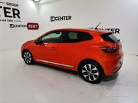 Usata Renault Clio V Evolution 101 CV (74 kW) 2022 Arancione Berlina