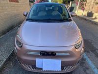 Usata Fiat 500e La Prima 42 kW (58 CV) 2023 Oro Utilitaria