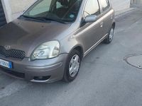 Usata Toyota Yaris 2005 Grigio Berlina