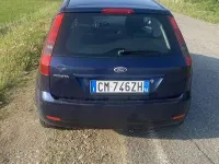 Begagnad Ford Fiesta Ghia 79 HK (58 kW) 2004 Halvkombi