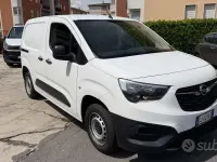 Usata Opel Combo 101 CV (74 kW) 2022 Bianco Monovolume