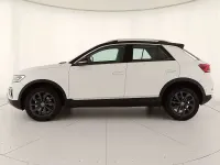 Usata VW T-Roc Style 150 CV (110 kW) 2023 Pure white nero SUV