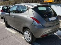 Usata Lancia Ypsilon Silver 69 CV (50 kW) 2017 Grigio Utilitaria