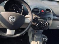 Usata VW New Beetle 105 CV (77 kW) 2006 Grigio Utilitaria
