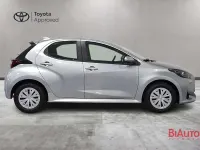 Usata Toyota Yaris Hybrid Active 116 CV (85 kW) 2023 Grigio Berlina
