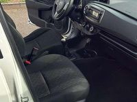 Usata Toyota Yaris Sol 65 CV (47 kW) 2013 Bianco Utilitaria