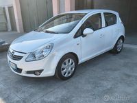 Usata Opel Corsa Enjoy 80 CV (58 kW) 2009 Bianco Utilitaria