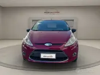 Usado Ford Fiesta 97 CV (71 kW) 2010 Rojo Berlina