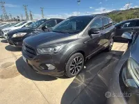 Usata Ford Kuga ST-Line 150 CV (110 kW) 2019 Grigio SUV