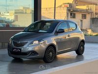 Usado Lancia Ypsilon S 69 HP (50 kW) 2022 Cinzento Citadino