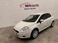 Usata Fiat Grande Punto 65 CV (47 kW) 2009 Bianco Utilitaria