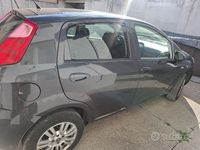 Usata Fiat Punto 77 CV (56 kW) 2016 Grigio Utilitaria
