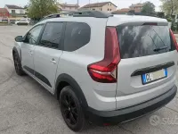 Usata Dacia Jogger Extreme 101 CV (74 kW) 2022 Grigio Monovolume