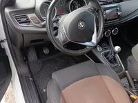 Usata Alfa Romeo Giulietta Distinctive 120 CV (88 kW) 2014 Bianco Utilitaria