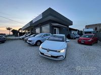 Usata VW Golf VII Life 110 CV (80 kW) 2021 Bianco Utilitaria