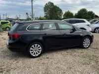 Usata Opel Astra 140 CV (102 kW) 2012 Nero Station wagon