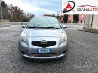 Usata Toyota Yaris Sol 69 CV (50 kW) 2007 Grigio Utilitaria
