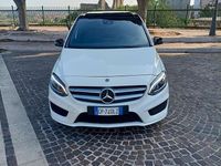 Usata Mercedes B200 136 CV (100 kW) 2017 Bianco Monovolume
