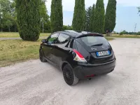 Usata Lancia Ypsilon Gold 69 CV (50 kW) 2015 Nero Utilitaria