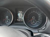 Usado VW Golf VI 105 CV (77 kW) 2010 Gris Utilitario