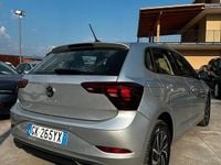 Usata VW Polo Style 90 CV (66 kW) 2022 Grigio Berlina