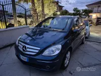 Usata Mercedes B180 109 CV (80 kW) 2010 Blu Monovolume