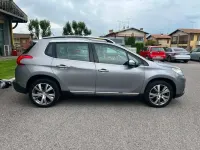 Usata Peugeot 2008 Allure 99 CV (72 kW) 2016 Argento SUV