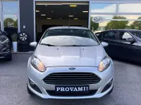 Usata Ford Fiesta 82 CV (60 kW) 2013 Grigio Berlina