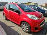 Usata Peugeot 107 Active 68 CV (50 kW) 2009 Rosso Utilitaria