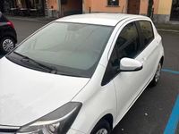 Usata Toyota Yaris 69 CV (50 kW) 2015 Bianco Utilitaria