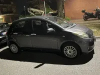Usata Toyota Yaris Sol 69 CV (50 kW) 2011 Grigio Utilitaria