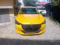 Usata Peugeot 208 Active 102 CV (75 kW) 2022 Giallo pastello Utilitaria