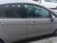 Usata Ford Fiesta 92 CV (67 kW) 2012 Grigio Berlina