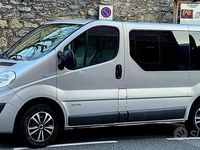 Begagnad Renault Trafic 2012 Grå Minibuss