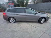 Usado Peugeot 308 102 CV (75 kW) 2018 Gris Berlina