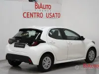Usata Toyota Yaris Active 72 CV (52 kW) 2022 Bianco Utilitaria