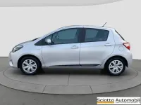 Usata Toyota Yaris Hybrid Active 92 CV (67 kW) 2023 Grigio Berlina