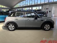 Usado Mini Cooper 136 HP (100 kW) 2022 Cinzento Citadino