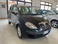 Usata Lancia Musa 101 CV (74 kW) 2005 Nero Monovolume