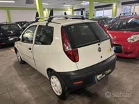 Usata Fiat Punto 69 CV (50 kW) 2009 Bianco Utilitaria