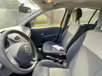 Usata Renault Clio Luxe 75 CV (55 kW) 2010 Rosso Utilitaria