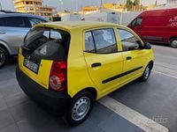 Begagnad Kia Picanto 69 HK (50 kW) 2011 Gul Halvkombi