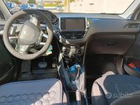 Usata Peugeot 208 Active 68 CV (50 kW) 2013 Bianco Utilitaria